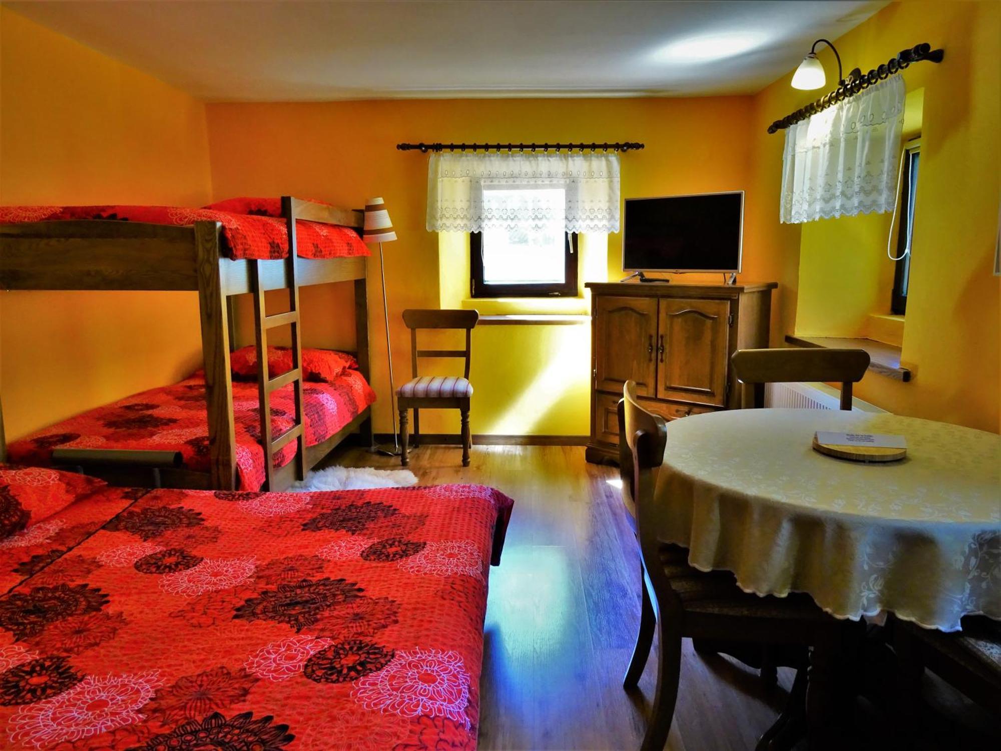 Apartmaji Pr-Gujlu Sela Nad Podmelcem 5220 Tolmin Podmelec Kültér fotó