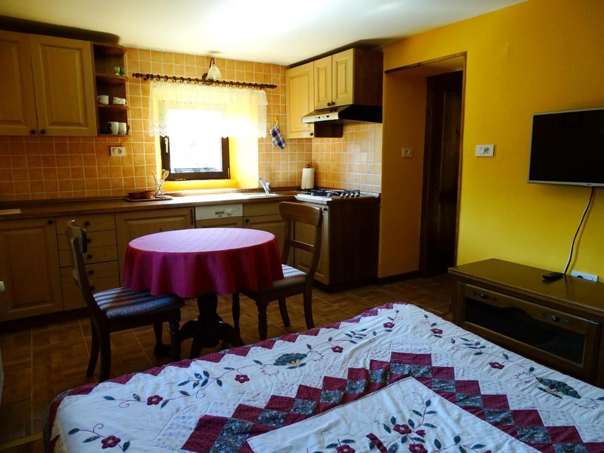 Apartmaji Pr-Gujlu Sela Nad Podmelcem 5220 Tolmin Podmelec Kültér fotó