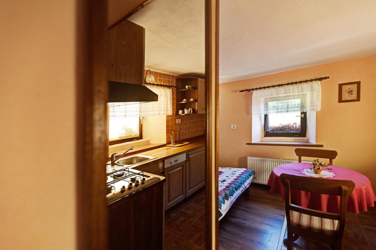 Apartmaji Pr-Gujlu Sela Nad Podmelcem 5220 Tolmin Podmelec Kültér fotó